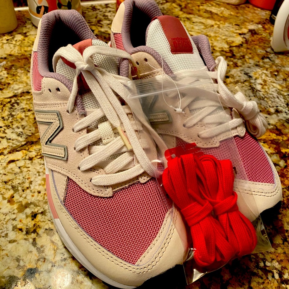 SOLD ♥️New with tags. Figs new balance shoes ♥️